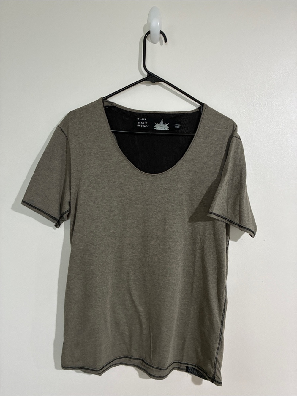 Black Hearts Brigade Men’s Large Gray V-Neck T-Shirt Made in USA